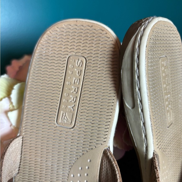 Sperry Tan and Cream Wedge Sandals Flip Flops - Picture 4 of 7